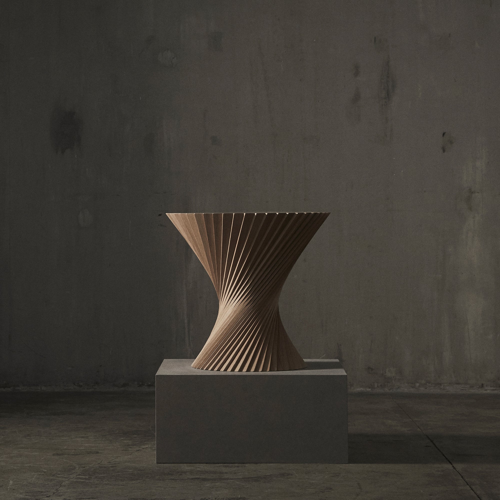 Hyperbel™ side table / Oak light