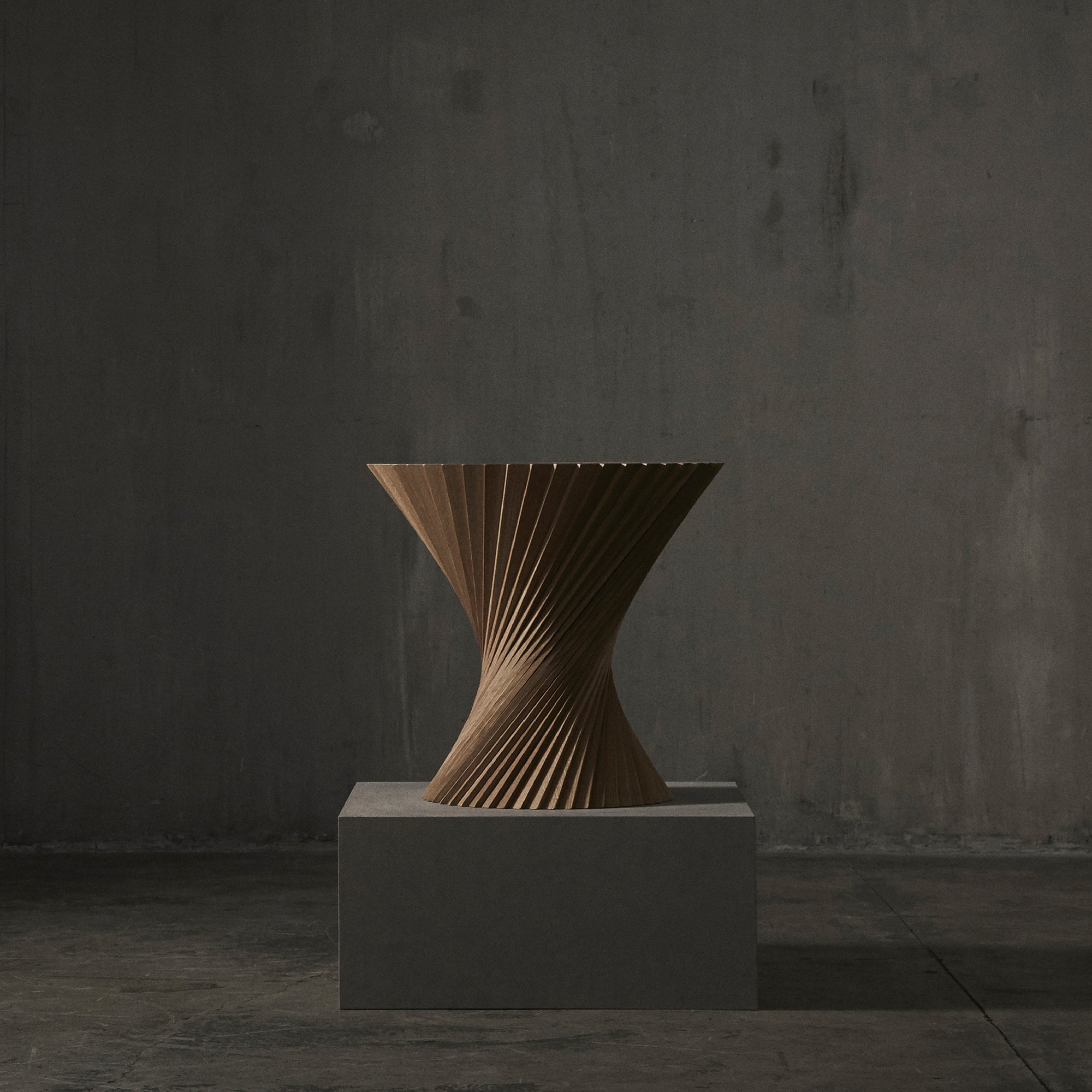 Hyperbel™ side table / Oak natural