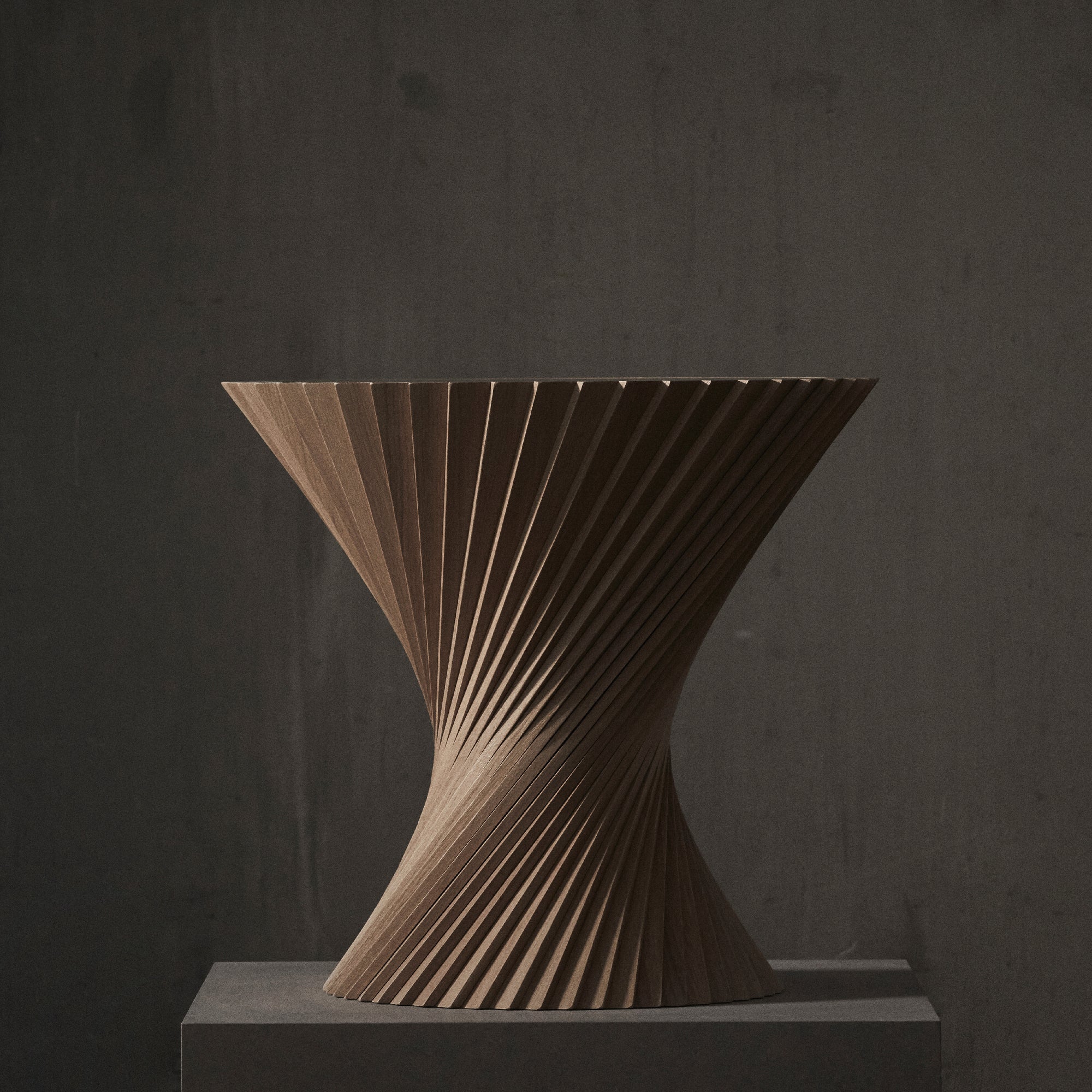 Hyperbel™ side table / Oak light