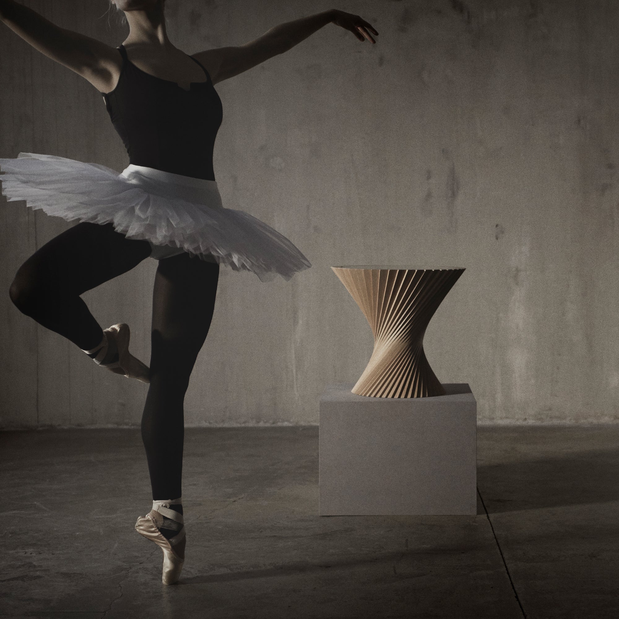 Hyperbel™ side table / Oak light